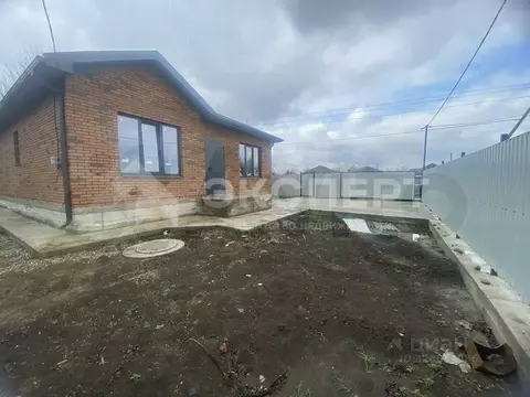 Дом в Краснодарский край, Динской район, Новотитаровская ст-ца ул. 50 ...