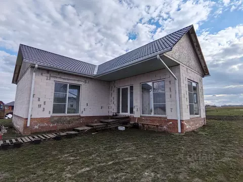 Дом в Белгородская область, Белгородский район, Пушкарское с/пос, с. ...