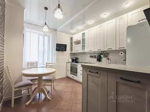 3-к кв. Оренбургская область, Оренбург Салмышская ул., 67/3 (82.0 м)