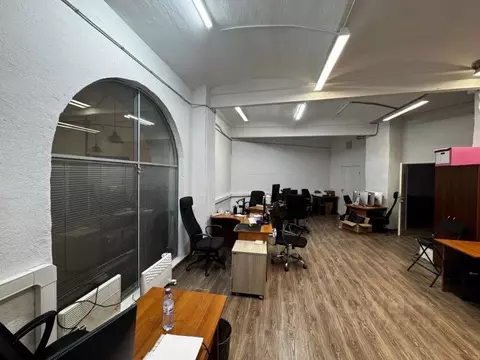 Офис в Москва Берсеневская наб., 8С1 (180 м)