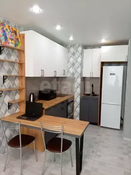 Студия Тюменская область, Тюмень ул. Первооткрывателей, 10 (24.4 м)