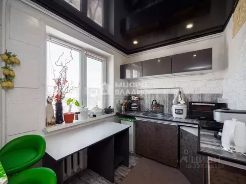 3-к кв. Омская область, Омск Городок Нефтяников мкр, ул. 50 лет ...