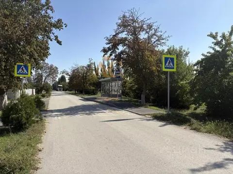 Участок в Крым, Кировский район, Первомайское с/пос, с. Изобильное ул. ...