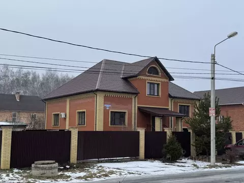 Коттедж в Омская область, Омск ул. 9-я Любинская, 63 (254 м)