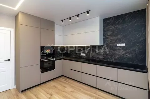 2-к кв. Тюменская область, Тюмень ул. Тальниковая, 3 (50.0 м)