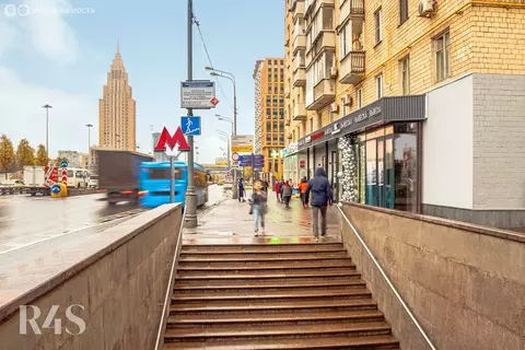 Торговая площадь (17 м)