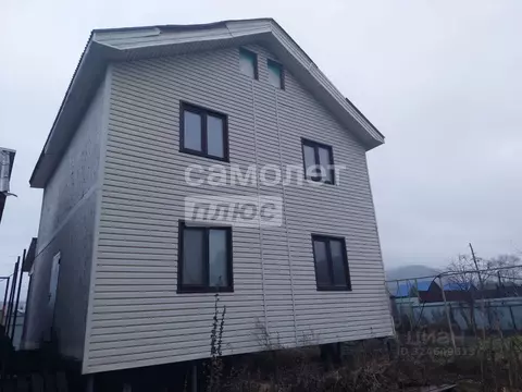 Дом в Челябинская область, Усть-Катав Стадионная ул., 10 (140 м)