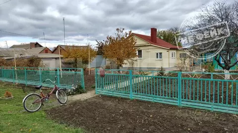 Дом в Ростовская область, Кагальницкий район, Калининское с/пос, пос. ...