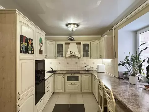 2-к кв. Тюменская область, Тюмень ул. Евгения Богдановича, 10 (76.9 м)