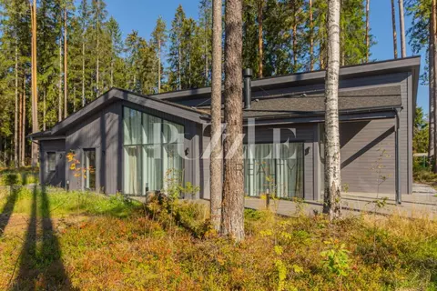 Дом в Ленинградская область, Выборгский район, Рощино пгт, Достоевский ...