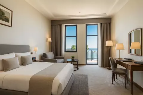 Студия Крым, Ялта наб. Имени В.И. Ленина, 35 (28.0 м)