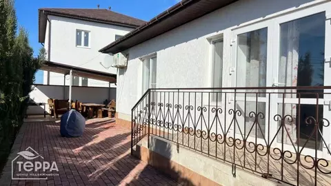 Дом в Крым, Евпатория городской округ, Заозерное пгт ул. Аллея Дружбы, ...