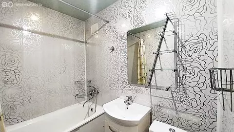 Квартира-студия: Екатеринбург, жилой район Уралмаш, Донбасская улица, ...