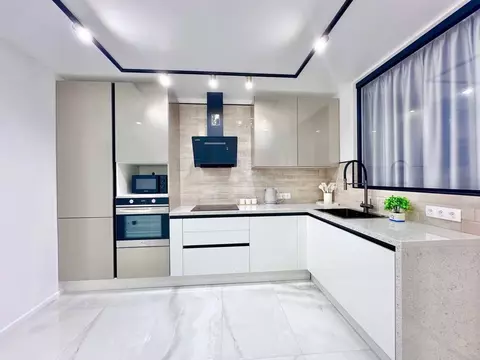 2-к кв. Краснодарский край, Сочи ул. Ленина, 298Бк5 (56.0 м)