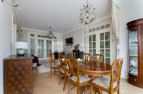 Продается 4-комнатная квартира