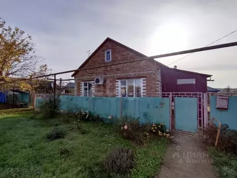 Дом в Краснодарский край, Ейское с/пос, Новодеревянковский хут. ул. ...