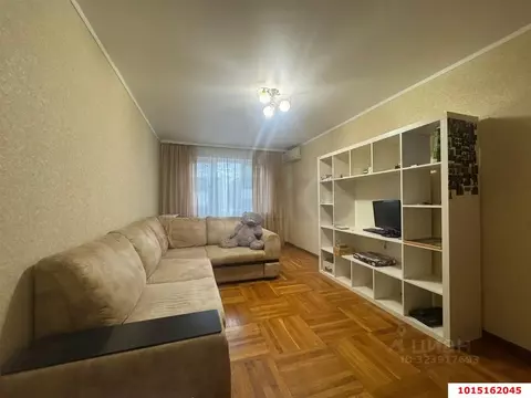 2-к кв. Краснодарский край, Краснодар Фестивальный мкр, ул. Яна ...