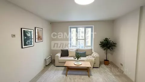 2-к кв. Омская область, Омск просп. Королева, 7 (71.6 м)