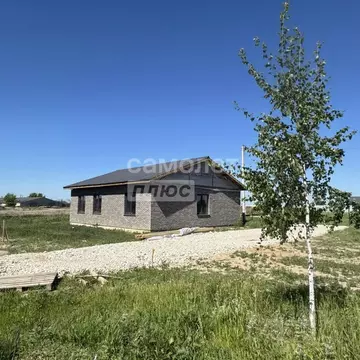 Дом в Рязанская область, Рязанский район, Дубровическое с/пос, с. ...