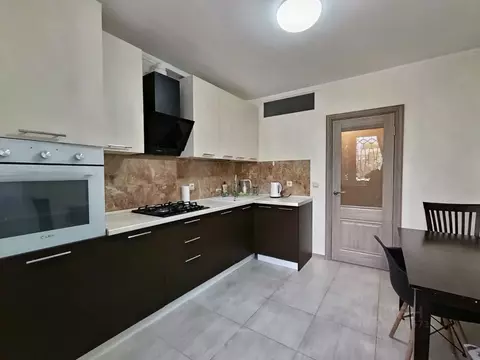 3-к кв. Крым, Симферополь ул. Турецкая, 8 (75.0 м)