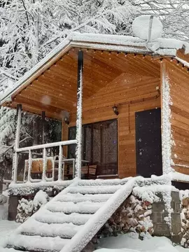 Дом в Карачаево-Черкесия, Зеленчукский район, с. Архыз ул. Банковская, ...