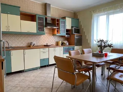 Продается 3-комнатная квартира