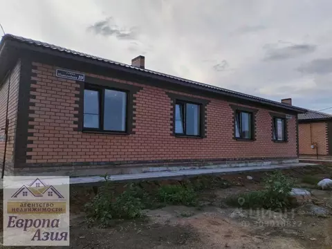 Таунхаус в Оренбургская область, Оренбургский район, с. Нежинка ул. ...