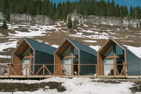 Дом в Пермский край, Губахинский муниципальный округ, Усьва рп ул. ...