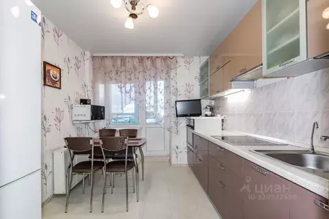 3-к кв. Свердловская область, Екатеринбург ул. Бебеля, 184 (77.0 м)