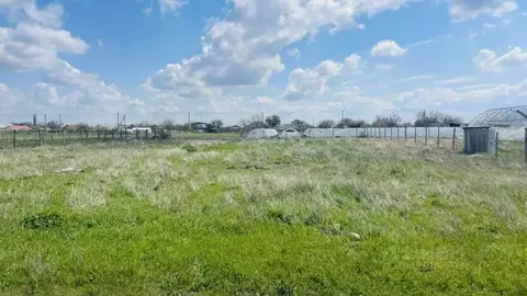 Участок в Крым, Кировский район, с. Приветное ул. Ореховая (15.0 сот.)