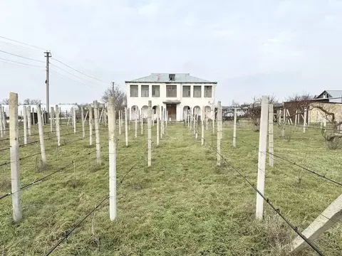 Дом в Крым, Джанкойский район, Рощинское с/пос, с. Рощино ул. ...