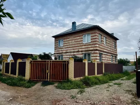 Дом в Астраханская область, Приволжский район, пос. Кирпичного Завода ...