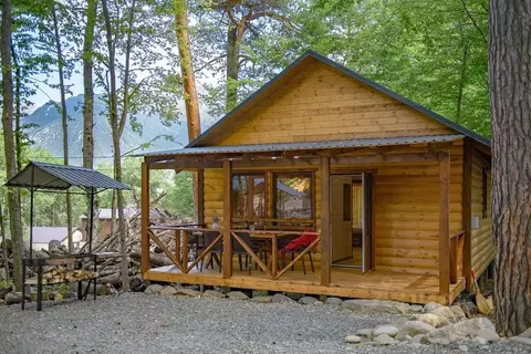 Дом в Карачаево-Черкесия, Теберда Карачаевский городской округ, ...