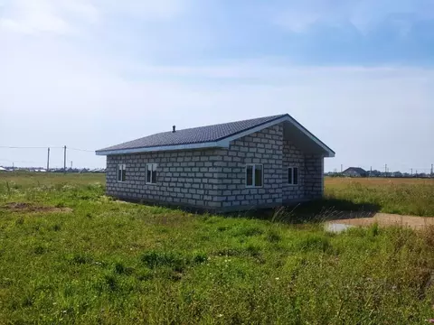 Дом в Новгородская область, Новгородский район, Савинское с/пос, пос. ...