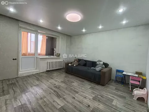 2-комнатная квартира: Тобольск, 10-й микрорайон, 35 (52 м)