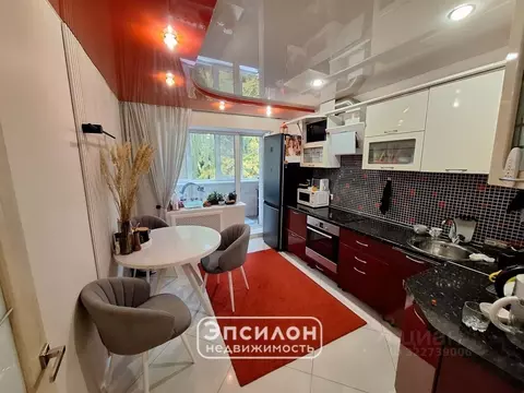 2-к кв. Курская область, Курск ул. Карла Маркса, 69Д (64.0 м)