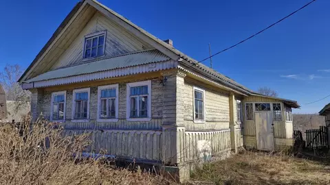 Дом в Ленинградская область, Киришский район, Глажевское с/пос, пос. ...