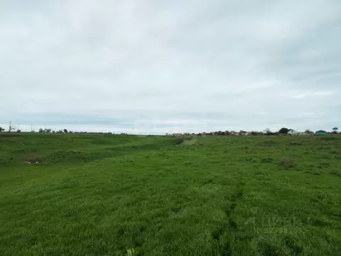 Участок в Крым, Ленинский район, Семисотское с/пос, с. Каменское ул. ...