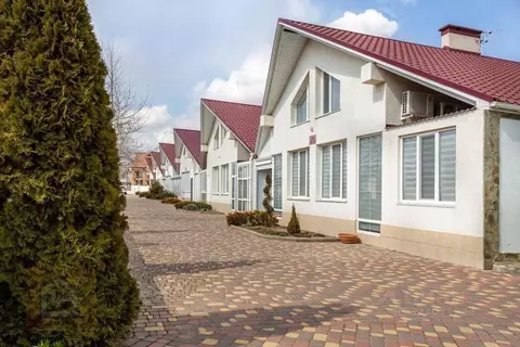 Таунхаус в Крым, Евпатория городской округ, Заозерное пгт ул. Аллея ...