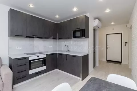 2-к кв. Тюменская область, Тюмень ул. Заполярная, 11к1 (67.0 м)