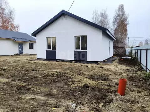 Дом в Тюменская область, Тюмень СОСН Изыскатель тер., ул. Яблоневая ...