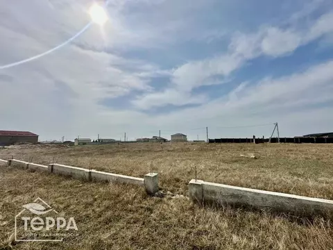 Участок в Крым, Черноморский район, с. Межводное ул. Карлеутская, 30 ...