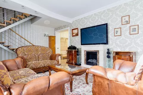 4-к кв. Санкт-Петербург Вязовая ул., 13к2 (163.0 м)