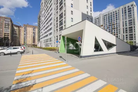 Гараж в Тюменская область, Тюмень ул. 50 лет Октября, 57А (18 м)