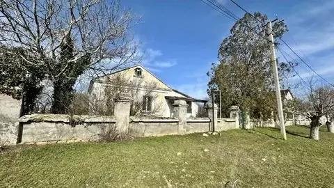 Участок в Крым, Черноморский район, Окуневское с/пос, с. ...