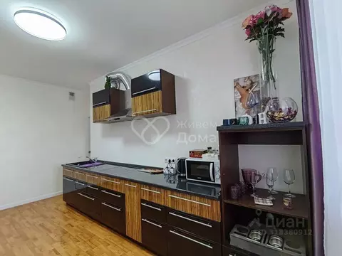 2-к кв. Волгоградская область, Волгоград просп. Маршала Жукова, 100 ...