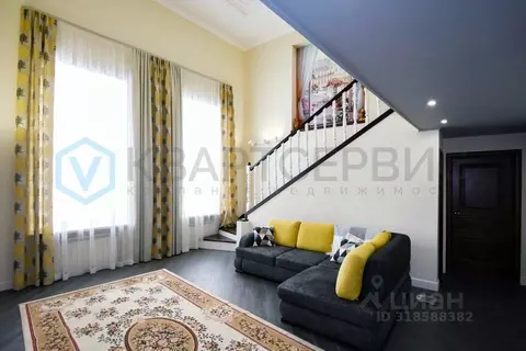 5-к кв. Омская область, Омск просп. Комарова, 22 (225.7 м)