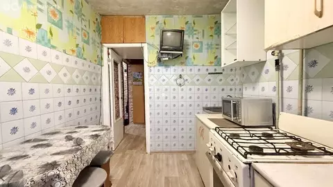 3-комнатная квартира: Нижний Новгород, улица Политбойцов, 12 (60.1 м)