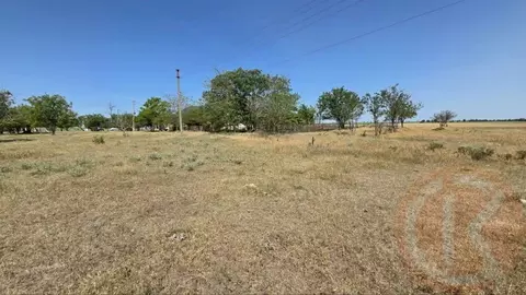 Участок в Крым, Черноморский район, Окуневское с/пос, с. Громово ул. ...