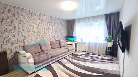 3-к кв. Омская область, Омск просп. Комарова, 5 (64.2 м)